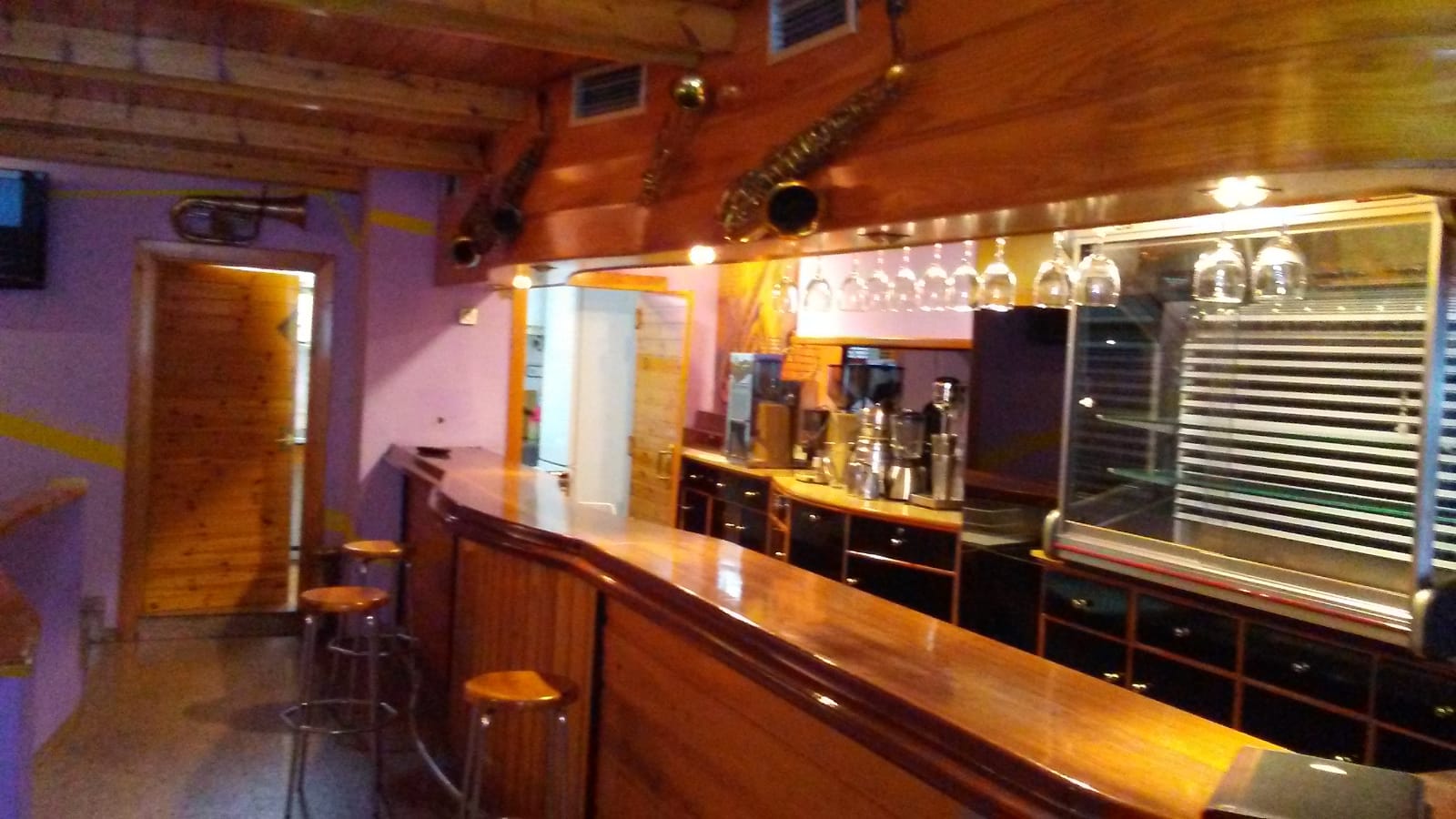 Imagen 2 de Bar acondicionado en alquiler en zona paseo de los 100  Tiendas